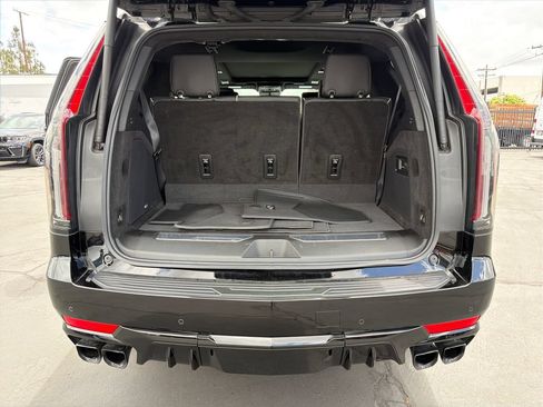 Used 2024 Cadillac Escalade V w/ LPO, ONYX Package AWD/4WD image 12