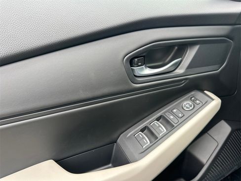 New 2025 Honda Accord SE image 30