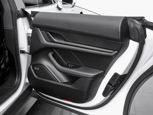 Used 2022 Porsche Taycan image 61