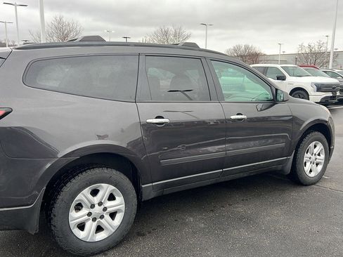 Used 2017 Chevrolet Traverse LS image 5