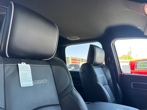 New 2026 RAM 2500 Laramie AWD/4WD image 15