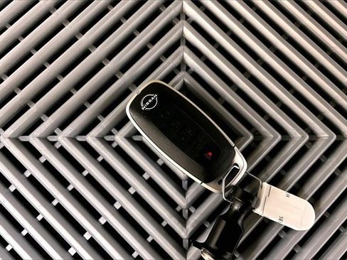 New 2025 Nissan Sentra SR w/ SR Premium Package image 13