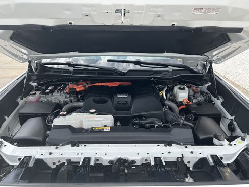 Certified 2022 Toyota Tundra TRD Pro AWD/4WD image 11