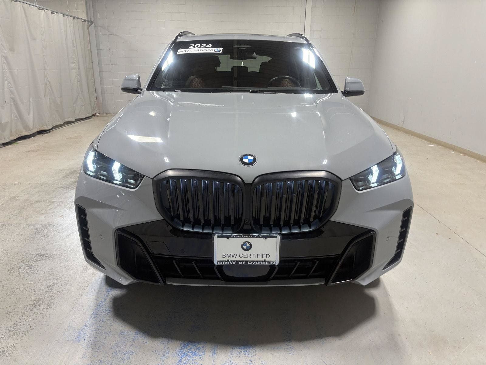 Used 2024 BMW X5 xDrive40i w/ M Sport Package AWD/4WD image 42