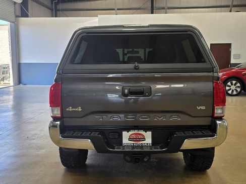 Used 2017 Toyota Tacoma SR5 w/ Tow Package AWD/4WD image 5