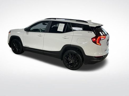 Used 2023 GMC Terrain SLE w/ Driver Convenience Package image 3
