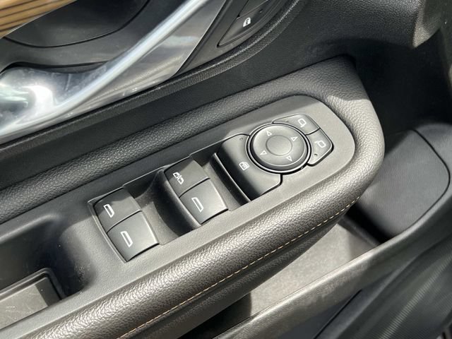 Used 2019 GMC Terrain SLE w/ Driver Convenience Package FWD image 15
