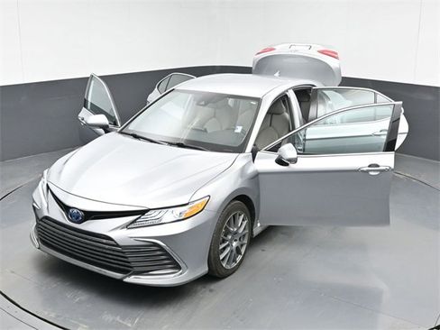 Used 2023 Toyota Camry XLE image 51