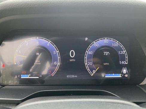 Used 2023 Jeep Grand Cherokee L Laredo image 17