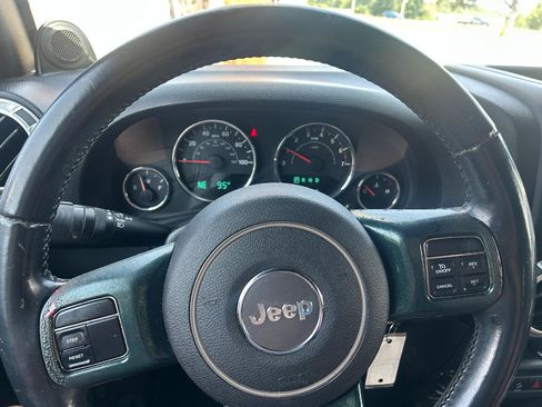 Used 2011 Jeep Wrangler Unlimited Sahara w/ Dual Top Group AWD/4WD image 23