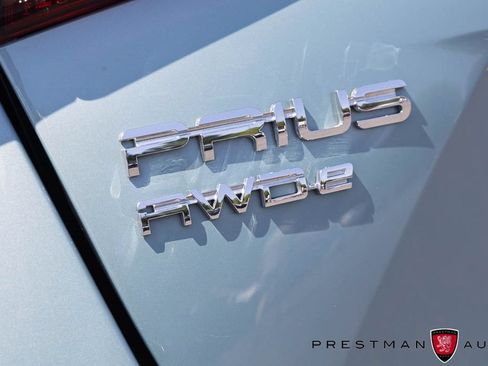 Used 2022 Toyota Prius LE AWD/4WD image 7