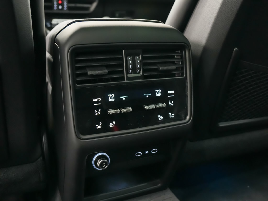 Certified 2026 Porsche Cayenne Coupe AWD/4WD image 20
