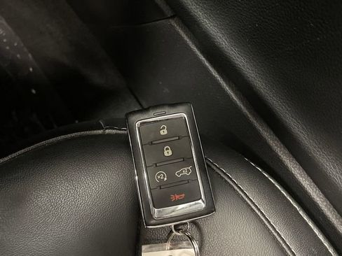 Used 2023 Jeep Grand Cherokee L Limited image 27