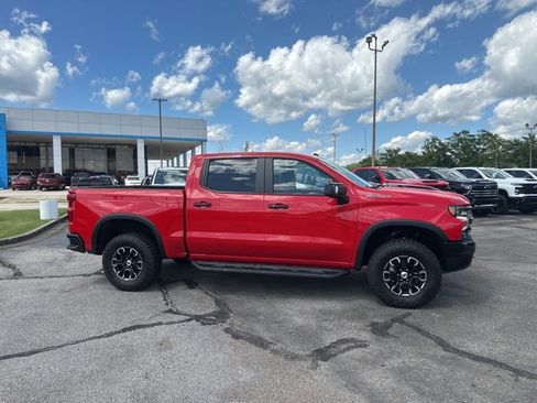 New 2025 Chevrolet Silverado 1500 ZR2 image 2