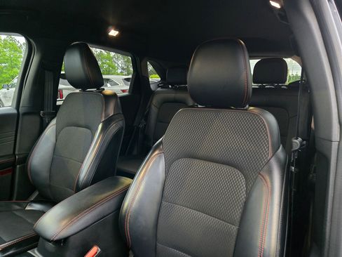 Used 2025 Ford Escape ST-Line w/ Tech Pack #1 FWD image 23