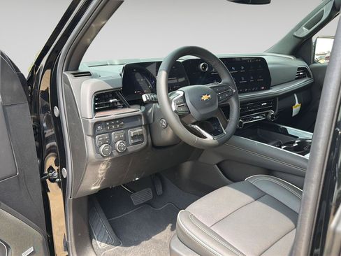 New 2026 Chevrolet Suburban Premier w/ Sun And Tow Package AWD/4WD image 15