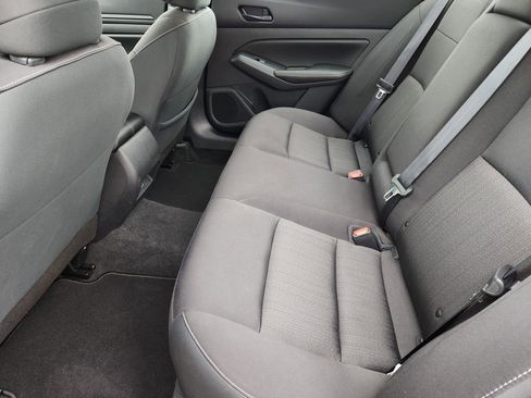 Used 2024 Nissan Altima 2.5 SV FWD image 35