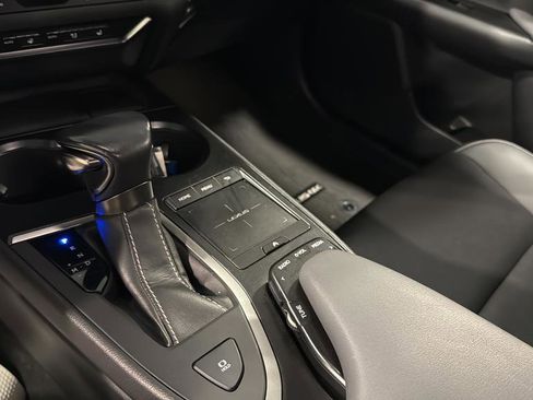 Used 2019 Lexus UX 200 F Sport FWD image 30