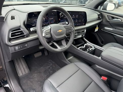 New 2026 Chevrolet Traverse LT w/ Sun and Wheel Package FWD image 21