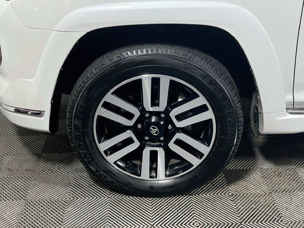 Used 2024 Toyota 4Runner Limited AWD/4WD image 27