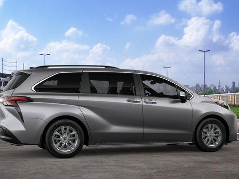 New 2026 Toyota Sienna XLE AWD/4WD image 11