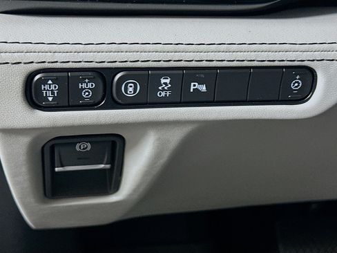 Used 2023 Acura MDX SH-AWD w/ Advance Package image 17