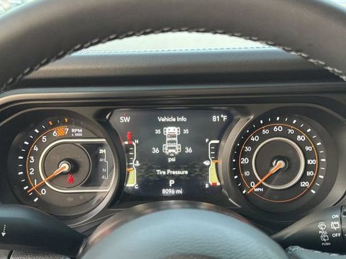 Used 2025 Jeep Wrangler Unlimited Rubicon AWD/4WD image 26