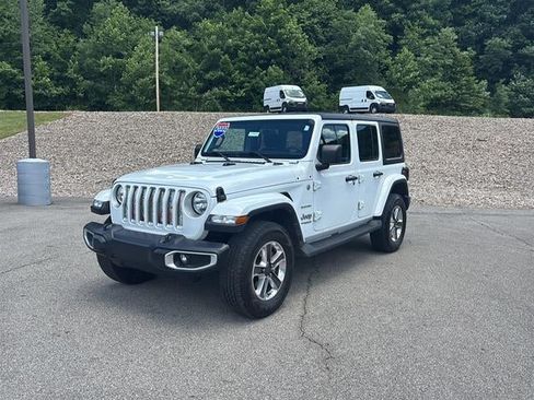 Used 2022 Jeep Wrangler Unlimited Sahara w/ Cold Weather Group AWD/4WD image 1