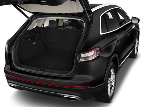 Used 2023 Lincoln Nautilus Reserve AWD/4WD image 7