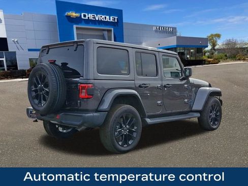 Used 2025 Jeep Wrangler Unlimited Sahara image 4