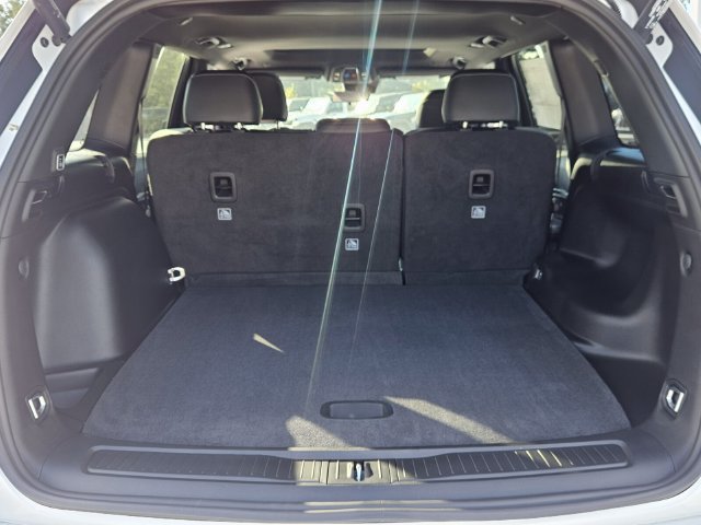 New 2027 Jeep Grand Cherokee Altitude RWD image 29