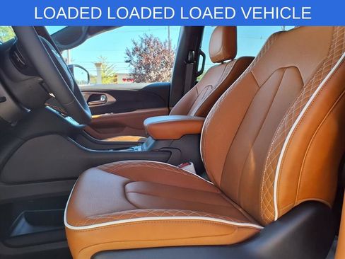 New 2026 Chrysler Pacifica Pinnacle FWD image 9