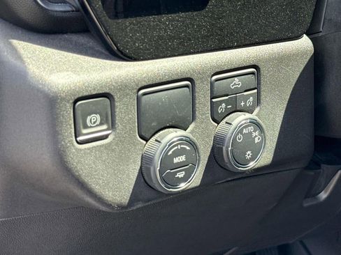Used 2022 Chevrolet Silverado 1500 LT w/ Protection Package RWD image 24