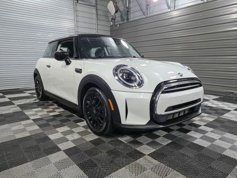 Used 2023 MINI Cooper 2-Door Hardtop image 4