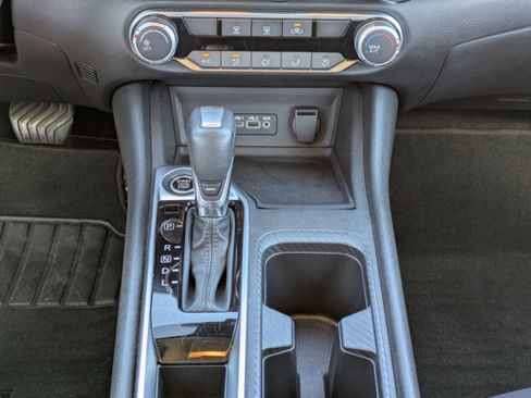 Used 2024 Nissan Sentra SV image 6