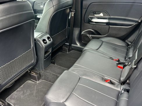 Used 2020 Mercedes-Benz GLB 250 4MATIC image 13