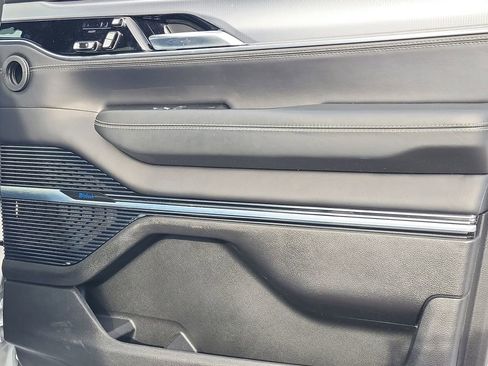 Used 2022 Jeep Grand Wagoneer Series I image 17