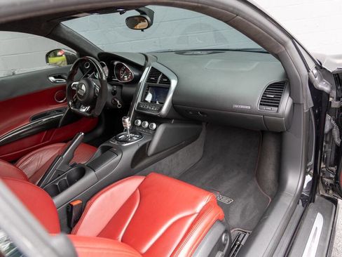 Used 2010 Audi R8 V10 image 3