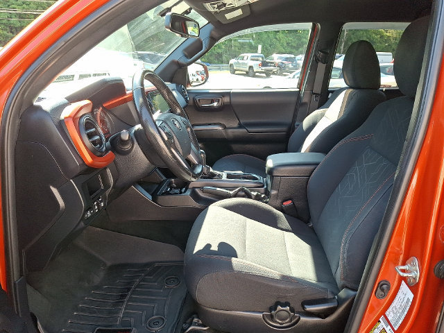 Used 2017 Toyota Tacoma TRD Off-Road w/ Tow Package (A/T) AWD/4WD image 13
