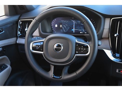 Certified 2026 Volvo XC90 B5 Plus w/ Protection Package Premier image 18