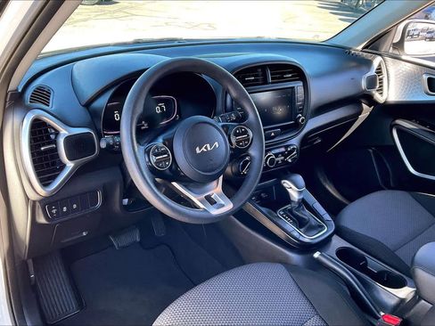Used 2024 Kia Soul LX w/ Option Group 015 FWD image 17
