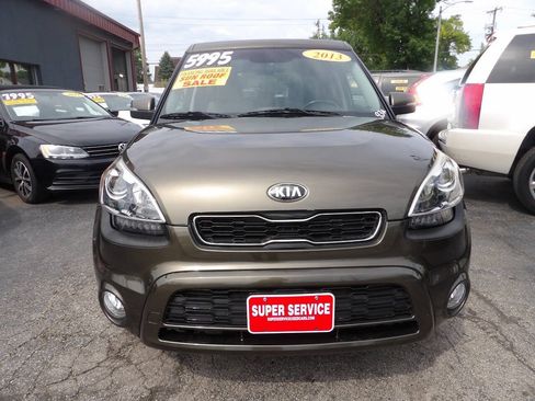 Used 2013 Kia Soul ! FWD image 2