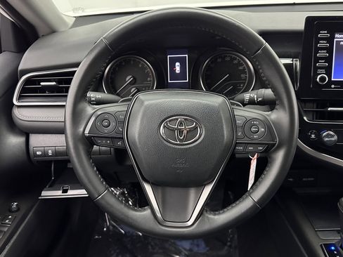 Used 2024 Toyota Camry SE image 25