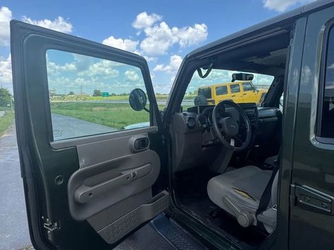 Used 2008 Jeep Wrangler Unlimited Sahara image 19