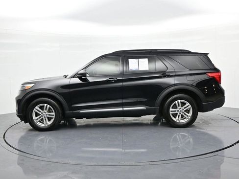 Used 2023 Ford Explorer XLT w/ Equipment Group 202A image 9
