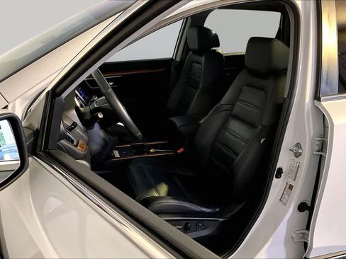 Used 2022 Honda CR-V Touring image 9