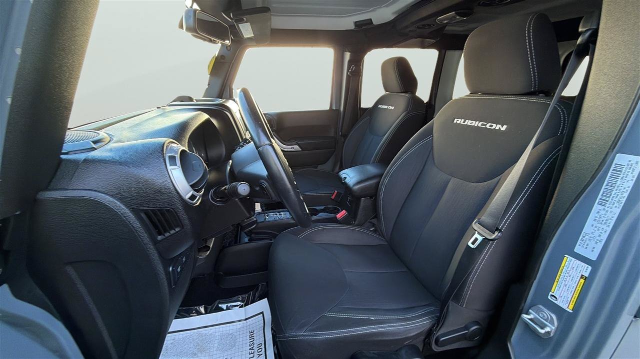 Used 2015 Jeep Wrangler Unlimited Rubicon AWD/4WD image 28