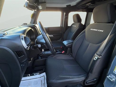 Used 2015 Jeep Wrangler Unlimited Rubicon image 28