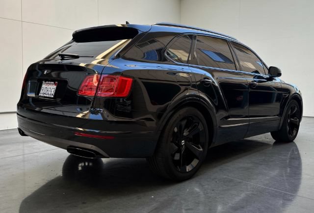 Used 2017 Bentley Bentayga AWD/4WD image 6