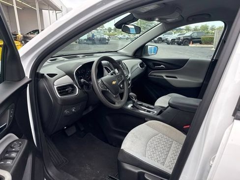 Used 2024 Chevrolet Equinox LS w/ Driver Confidence II Package FWD image 10